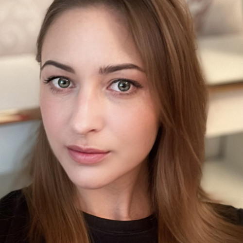 Аня