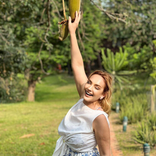 Ана